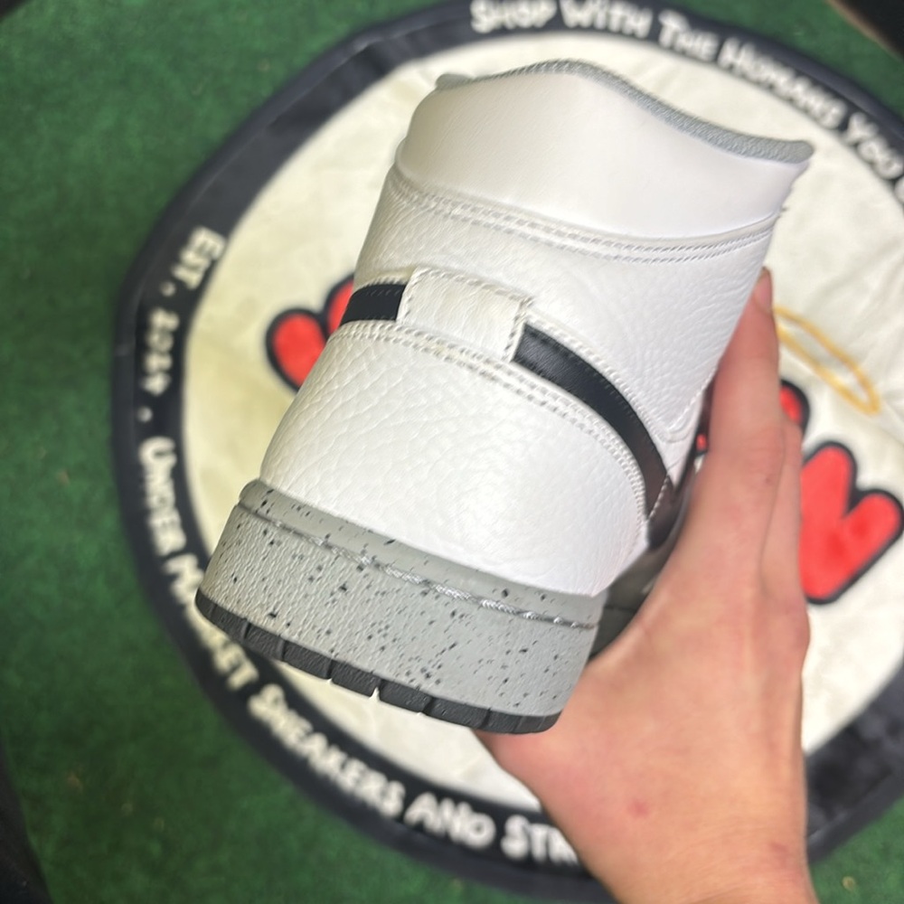 Jordan 1 Mid Cement - Picture 5 of 6